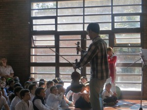 Los músicos interactuaron con los alumnos.